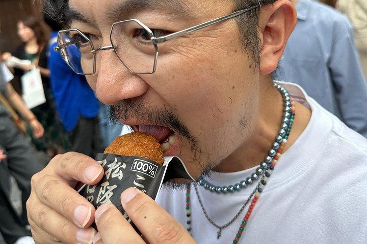 専用車とドライバー付き三重カスタム ツアー (最大 9 名様)