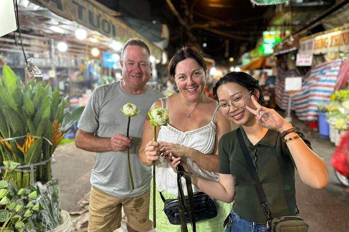 Ho Chi Minh City: Street Food & Sightseeing Tour med lokal guide