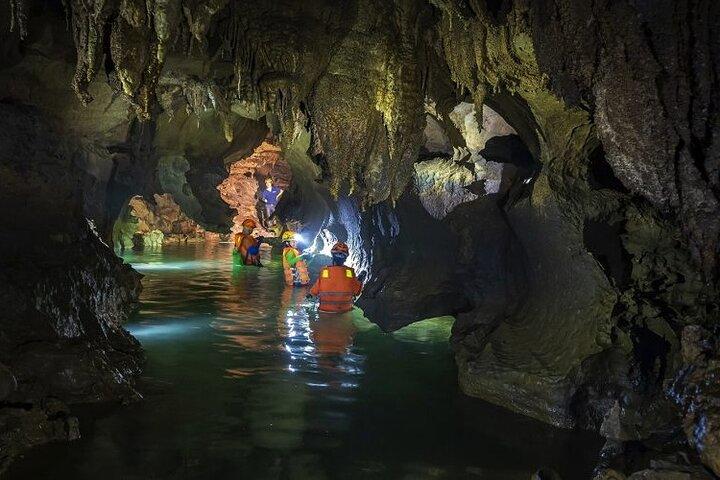 Excursão de aventura pela natureza de 2 dias de Dong Hoi até a caverna Cha Loi