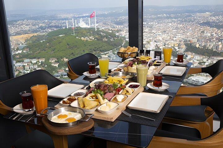 Tour Camlica d'Istanbul : entrée privée, transfert et choix de dîner