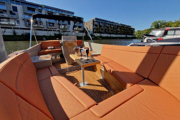 Passeio de barco privado em Praga - 2 horas