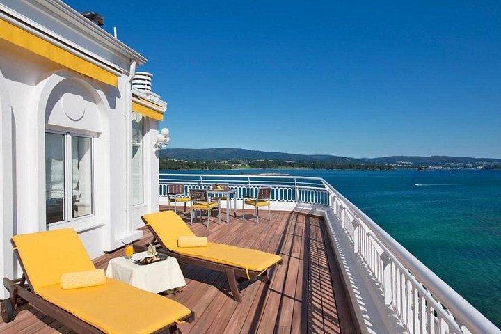 Albariño Wine PRIVATE Experience & Gourmet Michelin Lunch
