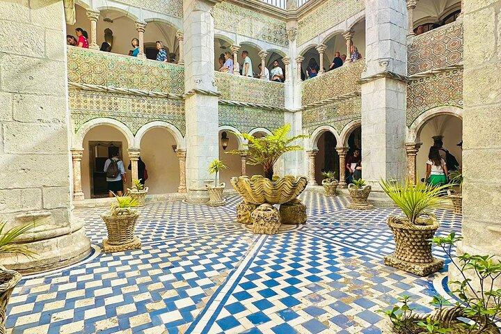 Privat halvdagstur til Sintra (Pena Palace & Moorish Castle)