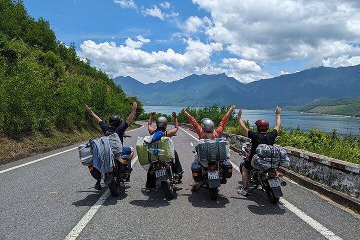 Tour Privado de Motocicleta com Motorista Hue-Da Nang-Hoi An ou V.V.