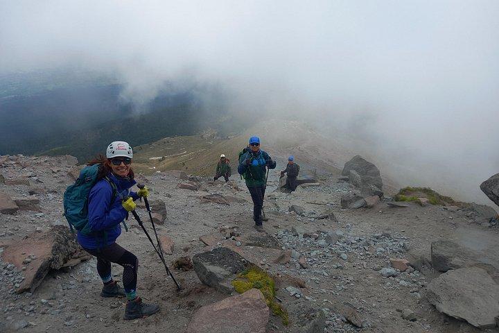 ラ・マリンチェ山頂へのハイキングツアー