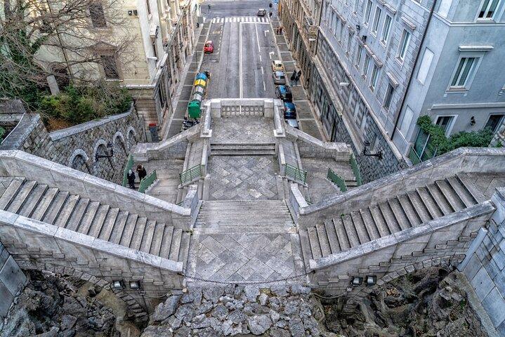 Trieste selvguideret by vandretur & Scavenger Hunt