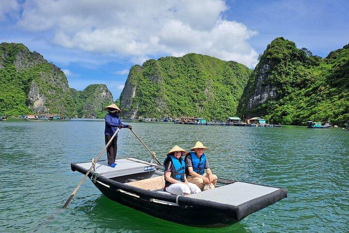 ハロンとバイトゥロンの豪華日帰りツアー - 漁村とカヤック