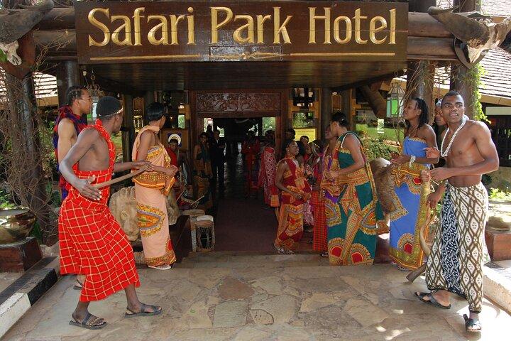 Nairobi Nightlife e Safari Park Hotel Esperienza Cena