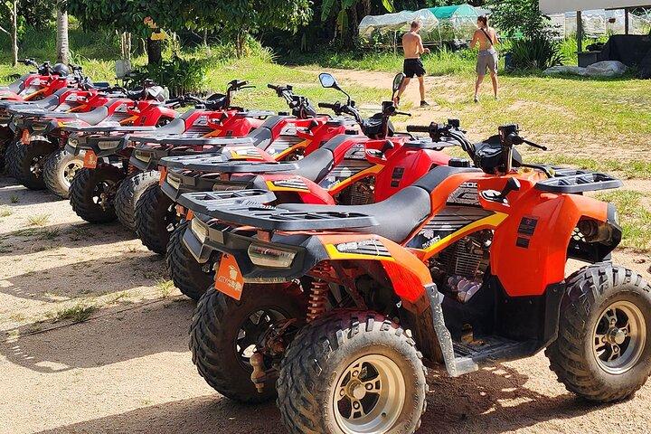 Esperienza di avventura nella giungla ATV di 2,5 ore da Koh Phangan