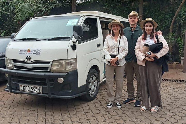 ナイロビ国立公園サファリとキリン センター訪問。