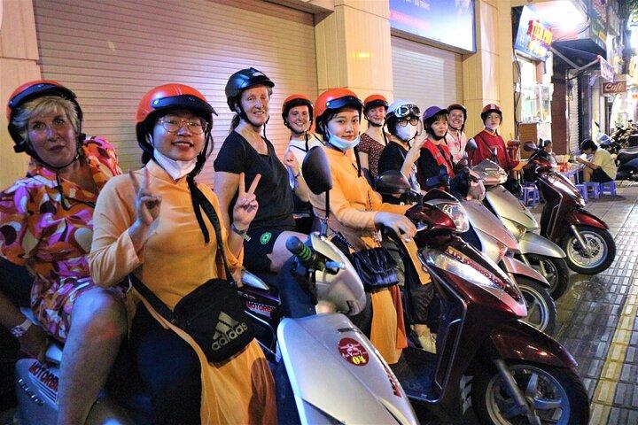 Hanoi Private Motorrad Essen Touren Geführt von Frauen
