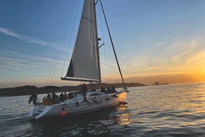 PRIVATE BOAT TOUR Lisbon