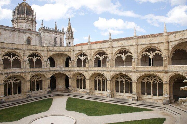 Belém Private Tour with Jeronimos Monastery - Lisboa