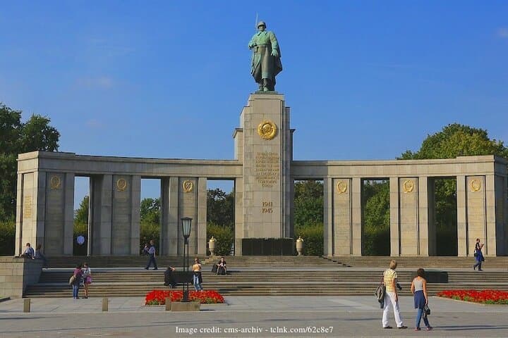 Berlin during the Second World War: Private Half-Day Walking Tour