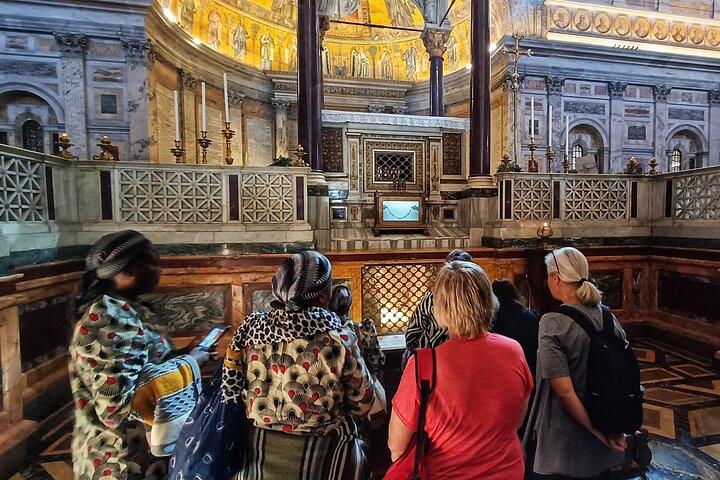 Papa Francisco Tomb and Papal Basilicas Tour