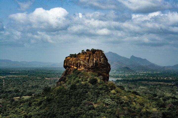 Viagem privada à Majestic Rock Fortress de Sigiriya saindo de Colombo