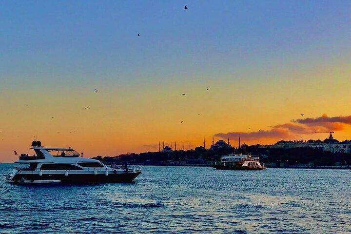Majestic Istanbul: Walking Tour & Sunset Cruise on the Bosphorus