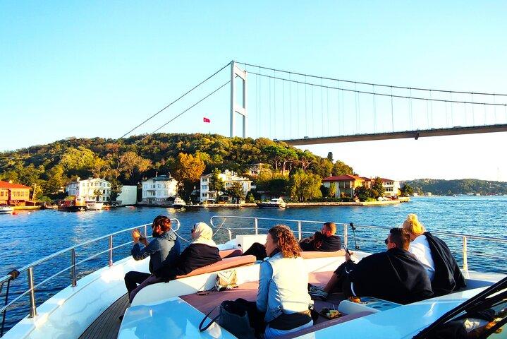 Majestic Istanbul: Walking Tour & Sunset Cruise on the Bosphorus