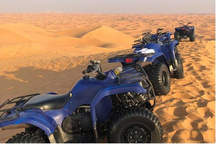 Doha : Dune Bashing, Quad Bike oder Buggy , Kamelfahrt & Sandboarding