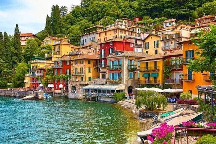 Lago Como: Tour Privato da Milano con Guida, Autista e Battello
