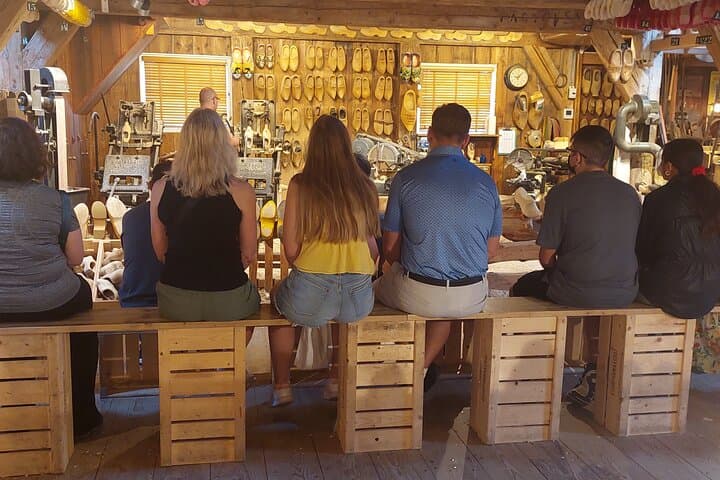 Private Zaanse Schans, Volendam & Marken Tour by Mercedes EQV