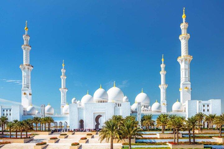 El precio del recorrido por la ciudad de Dubai Visite la ciudad de Abu Dhabi de forma gratuita
