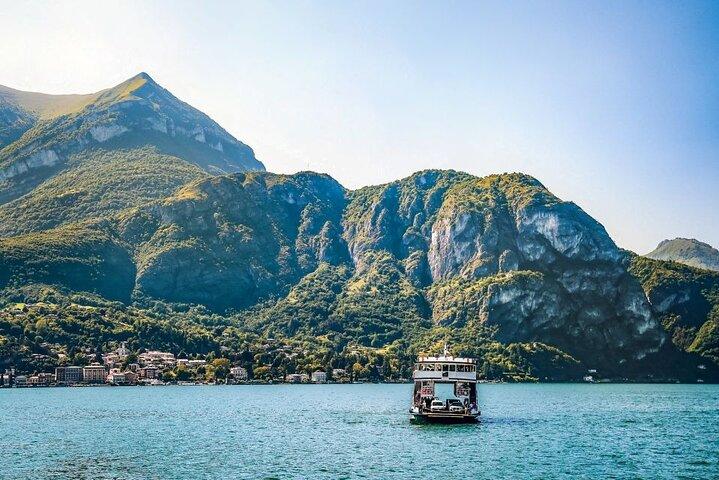 Lago Como: Tour Privato da Milano con Guida, Autista e Battello