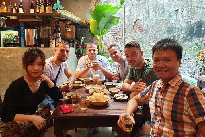 Straatvoedselwandeltocht door Hanoi