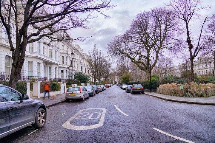 London: Notting Hill Self-Guided Walking Tour with an APP