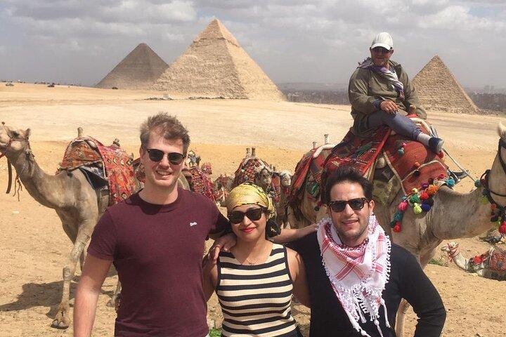 8-timmars privat rundtur Pyramiderna, Egyptiska museets basarer