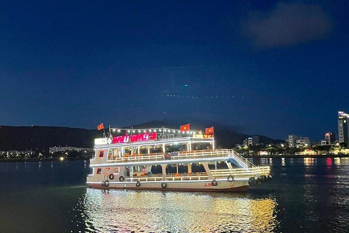 クルーズで最高の夕日鑑賞＆海鮮BBQランチ