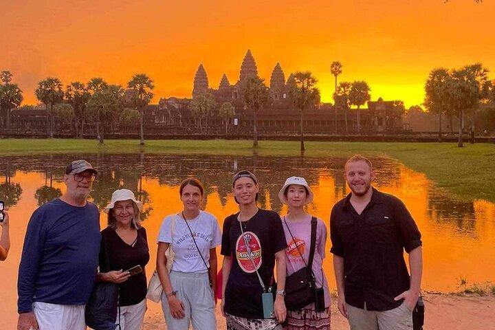 Angkor Wat Sunrise tour con tour per piccoli gruppi e guide