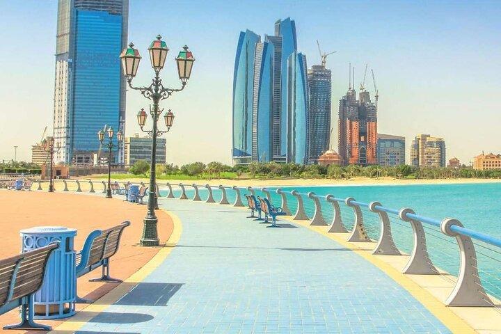 Tour della città di Abu Dhabi da Dubai