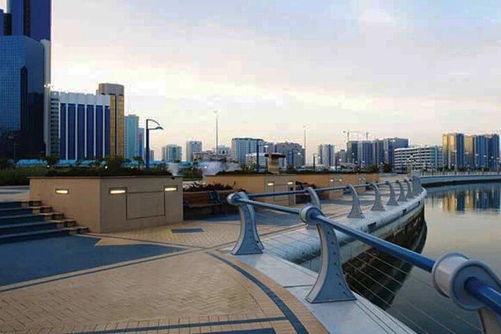 Tour della città di Abu Dhabi da Dubai