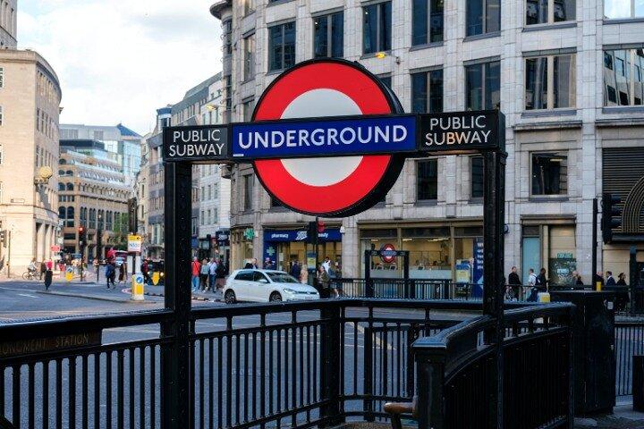 Visita autoguiada por la ciudad de Londres con una aplicación