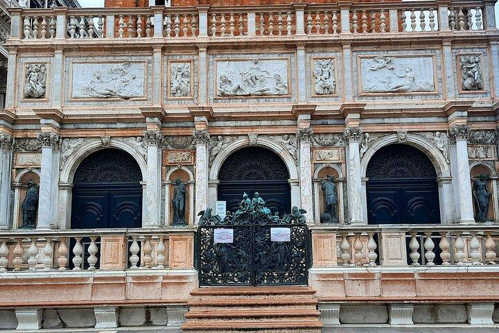 In and Around St. Mark‘s Square: A Self-Guided Audio Tour