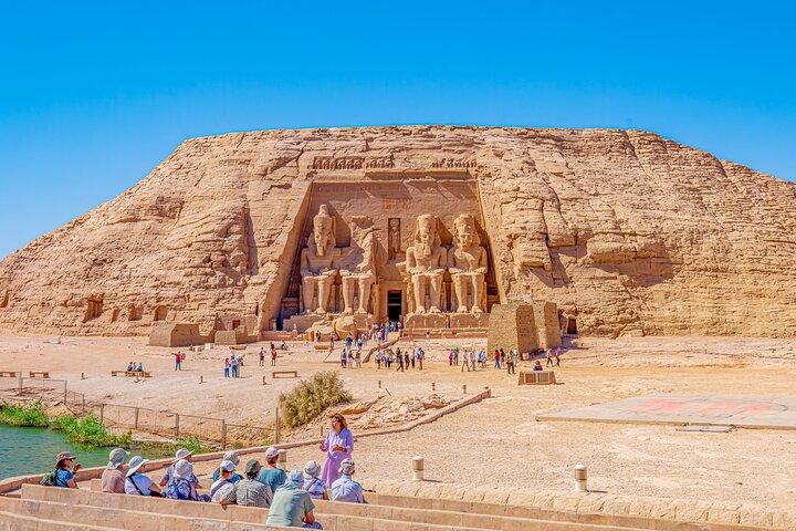 Tour privato di un giorno ai templi di Abu Simbel e Nefertari da Assuan