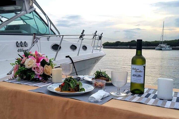 Romantisk privat Sunset Dinner Cruise med et 3-retters måltid