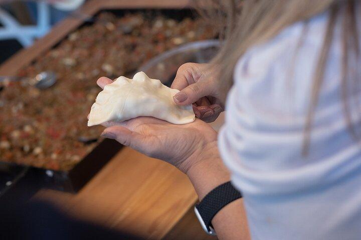 BA: Clase de cocina de empanadas premium y cata de vinos en Palermo