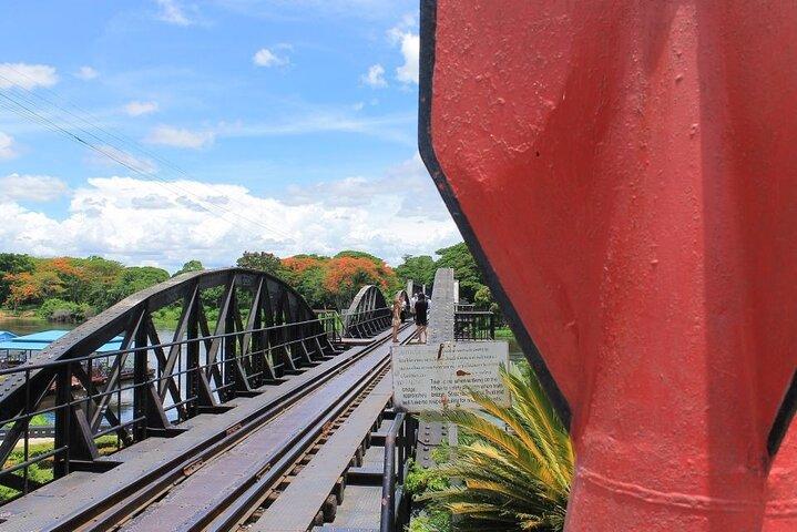 バンコク発、デス鉄道乗車付きクワイ川第二次世界大戦歴史ツアー