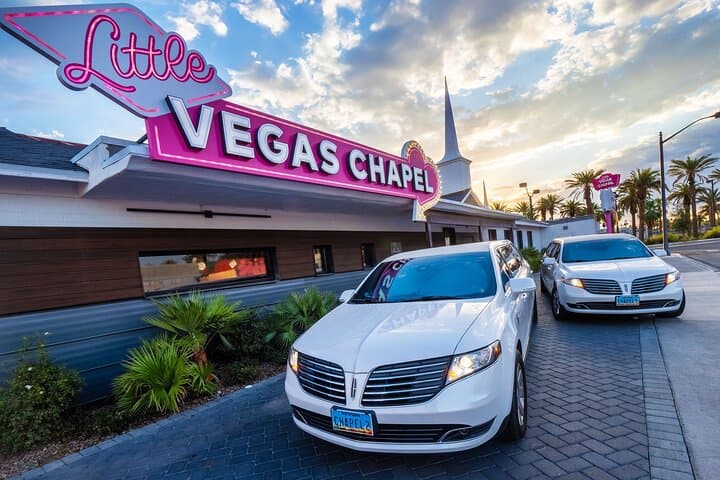 Elvis Wedding at The Little Vegas Chapel including Limousine Transportation