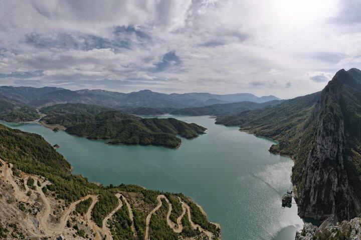 Avventura sul lago Bovilla: scopri la gemma nascosta vicino a Tirana