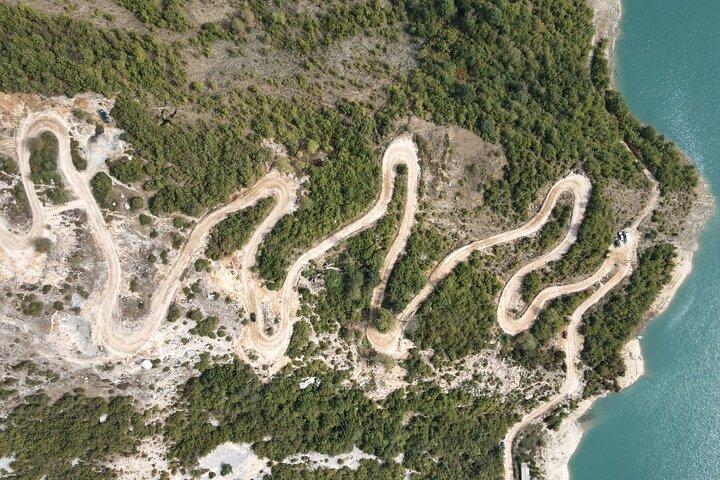 Avventura sul lago Bovilla: scopri la gemma nascosta vicino a Tirana