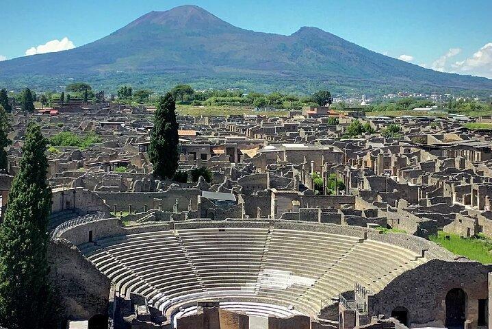 ローマ発、ポンペイ アマルフィ海岸、ポジターノのプライベート グループ ツアー