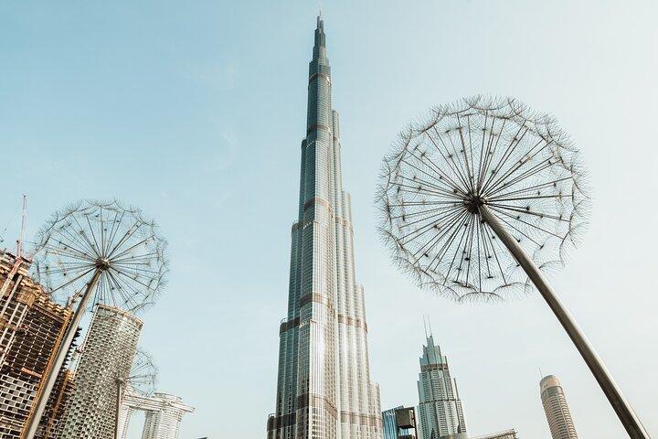 Vistas incríveis do Burj Khalifa com almoço ou jantar e ingressos