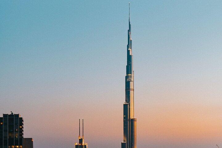 Amazing Views from Burj Khalifa with Lunch or Dinner and Tickets