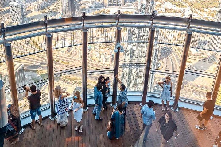 Entrada al Burj Khalifa Nivel 124 y Almuerzo o Cena en el Burj Club