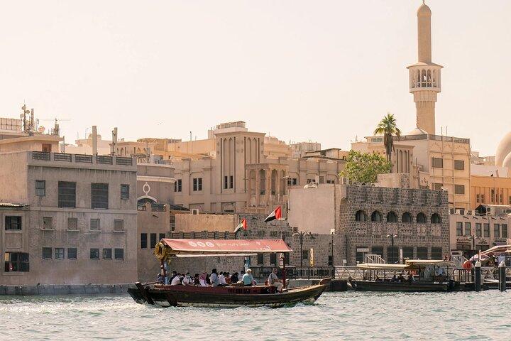 Stadstour door Dubai met woestijnsafari, kameelrit, dune bashen en barbecue