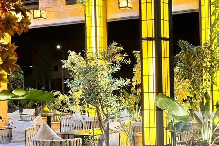 Experiência de jantar em restaurante marroquino com transfer