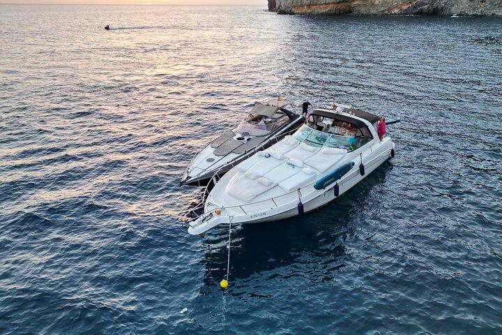 プエルトリコとモガンからのシュノーケリング付き4時間ボートツアー